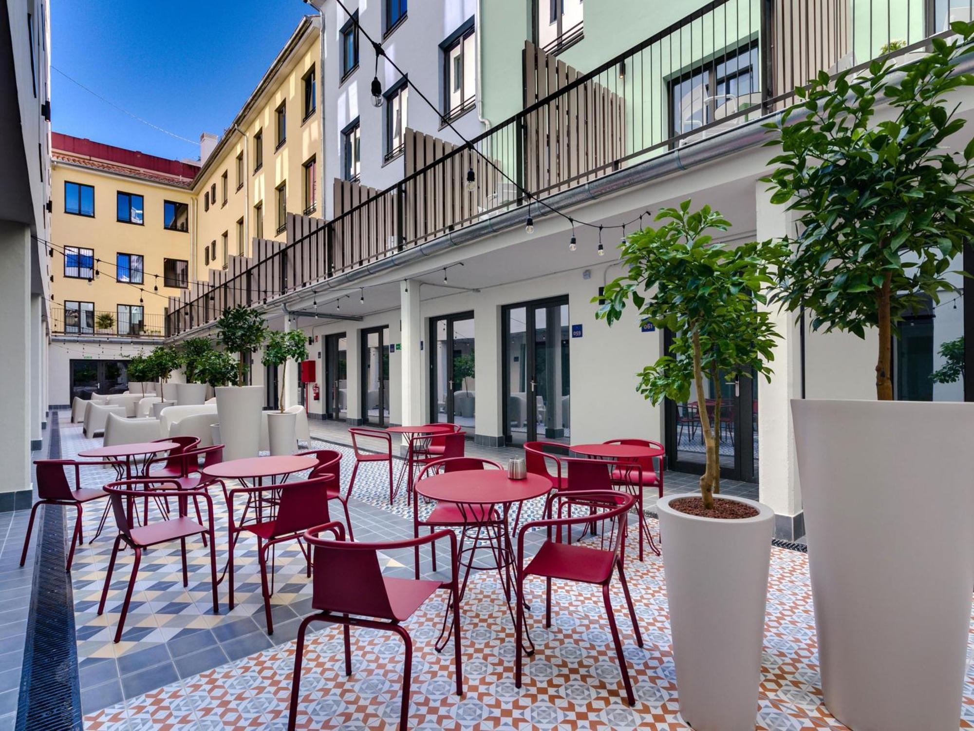 Livensa Living Studios - Valencia Viveros Экстерьер фото